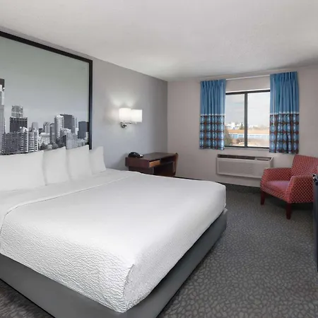 Super 8 By Wyndham Romeoville Bolingbrook